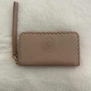 tory burch wristlet wallet (like new!)